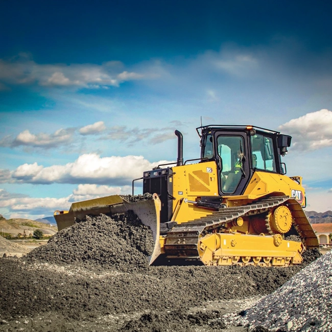Bulldozer - Cat D5 hover